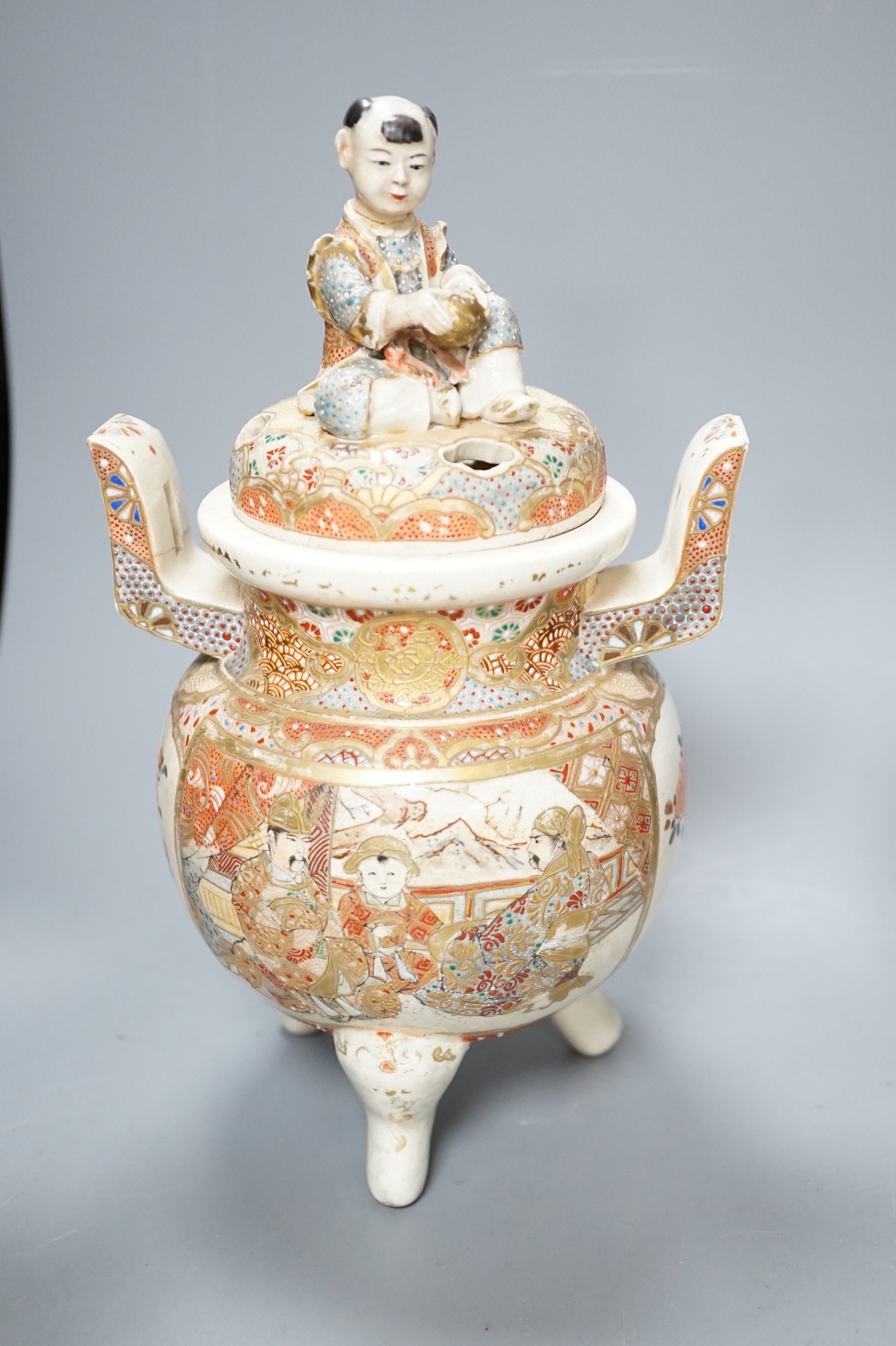 A group of assorted Japanese ceramics, to include Satsuma and Kutani, etc.